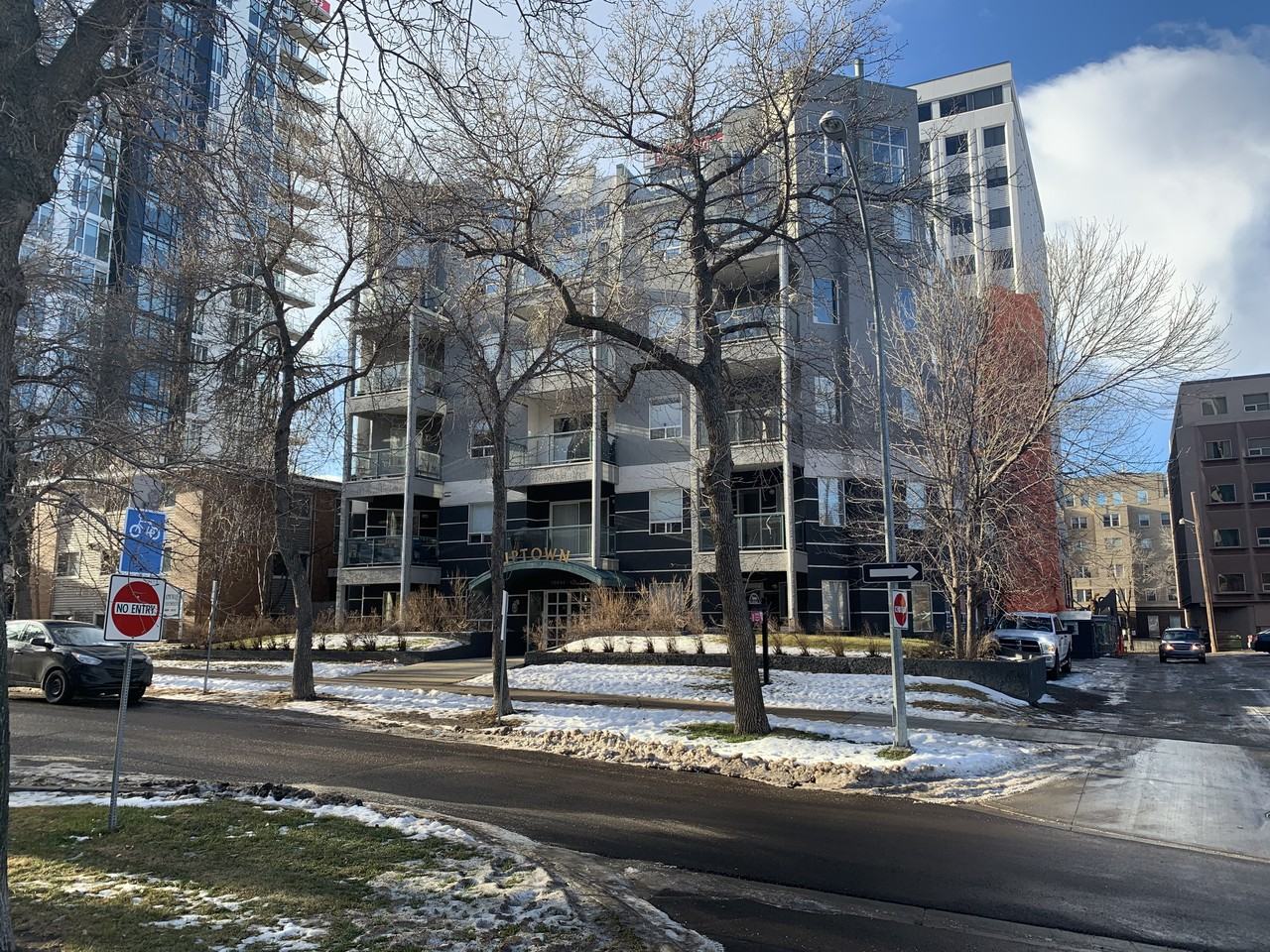 2 Bedroom 2 Bathroom Condo in Oliver - Photo 2 of 16