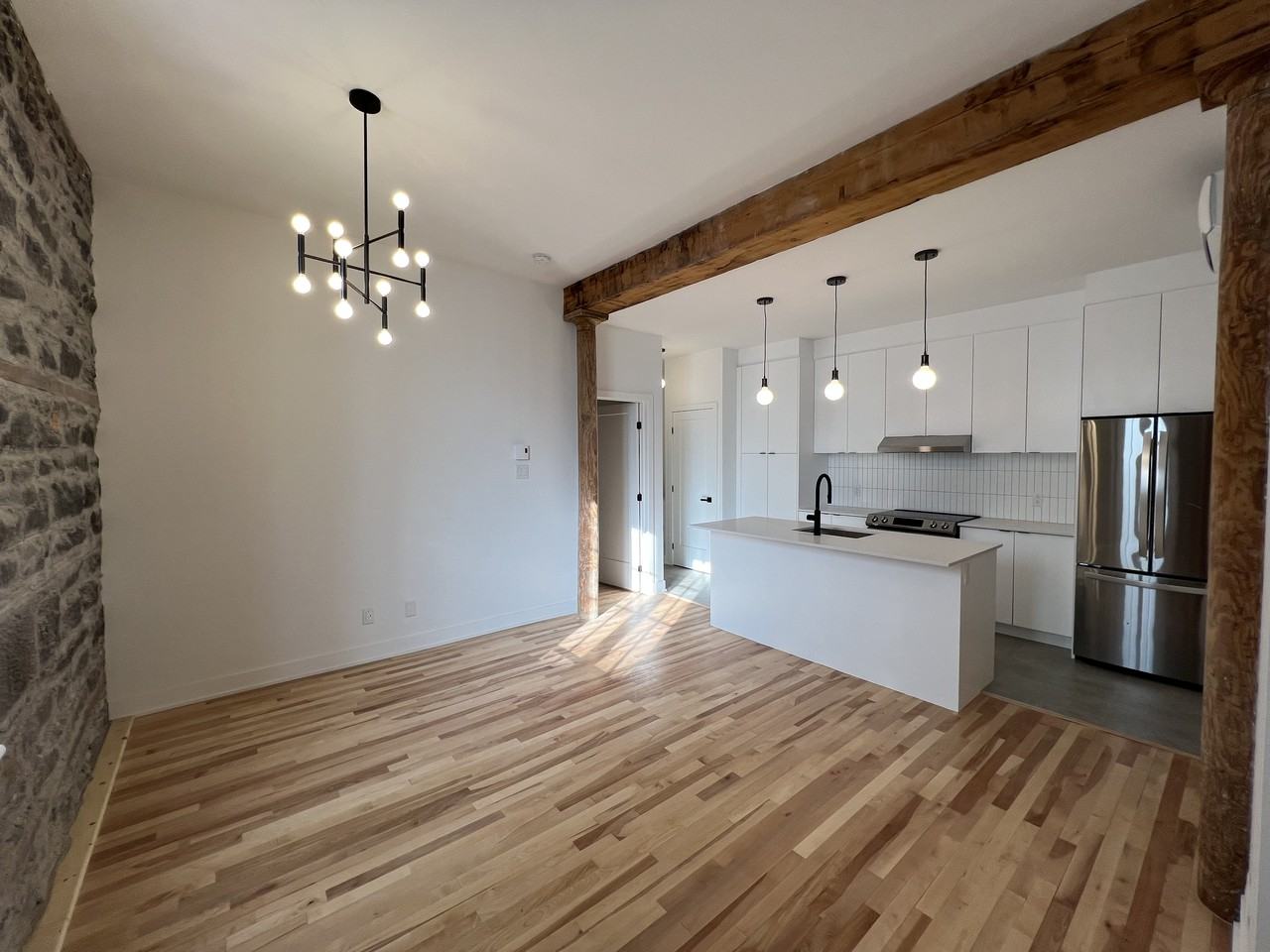 139 St. Paul West - Photo 3 of 32