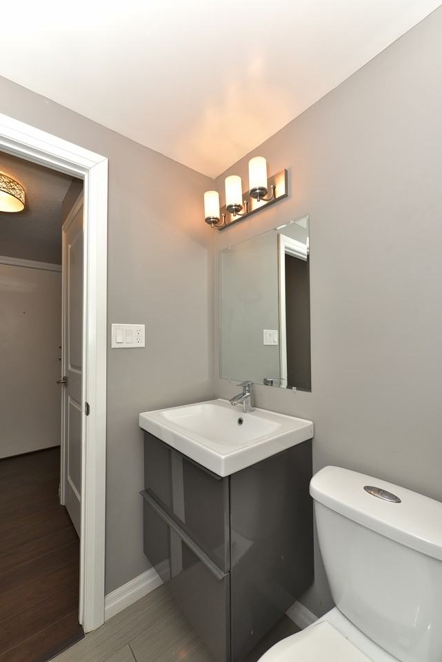 248 Wharncliffe Rd South - Photo 2 of 6