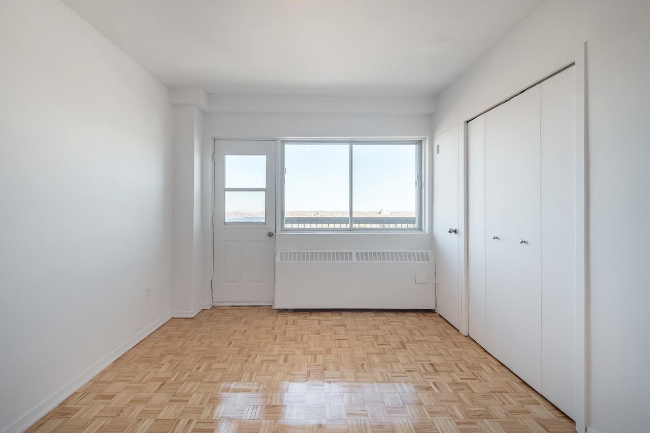 4050 Rosemont - Photo 2 of 5