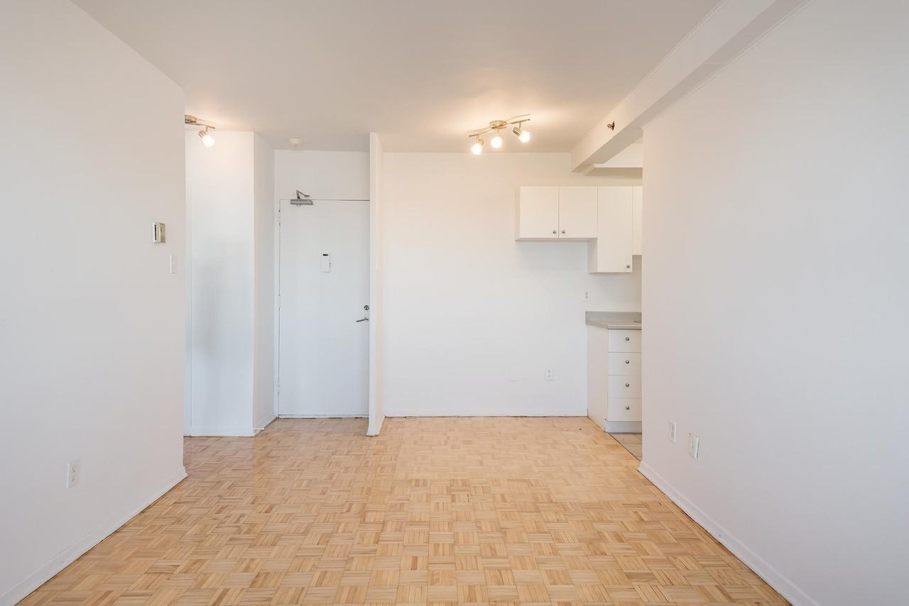 4050 Rosemont - Photo 3 of 5