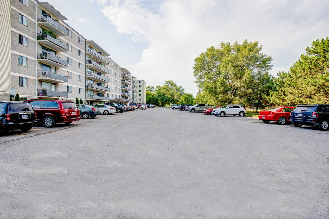 Glen Suites Apartments 822 Glen St, Oshawa, ON L1J 3V2 Zumper