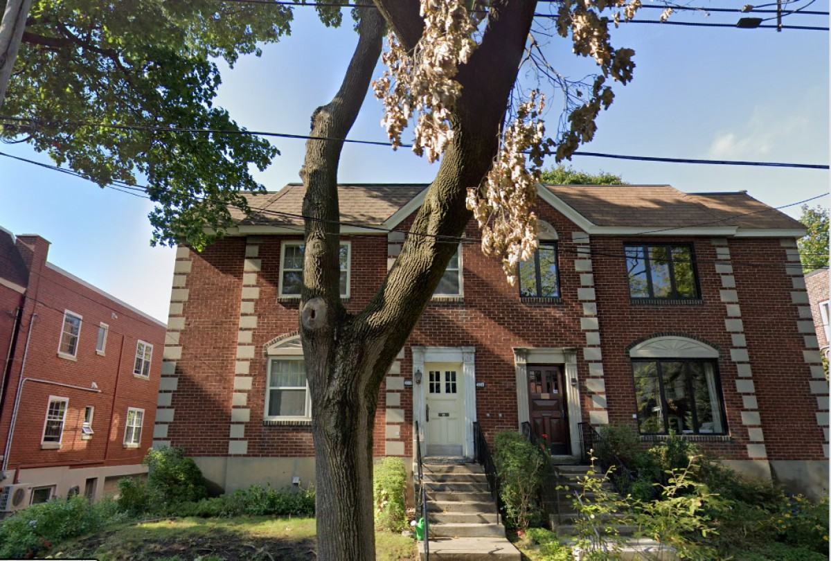 3 minutes walk from Snowdon metro station! Furnished Condo available