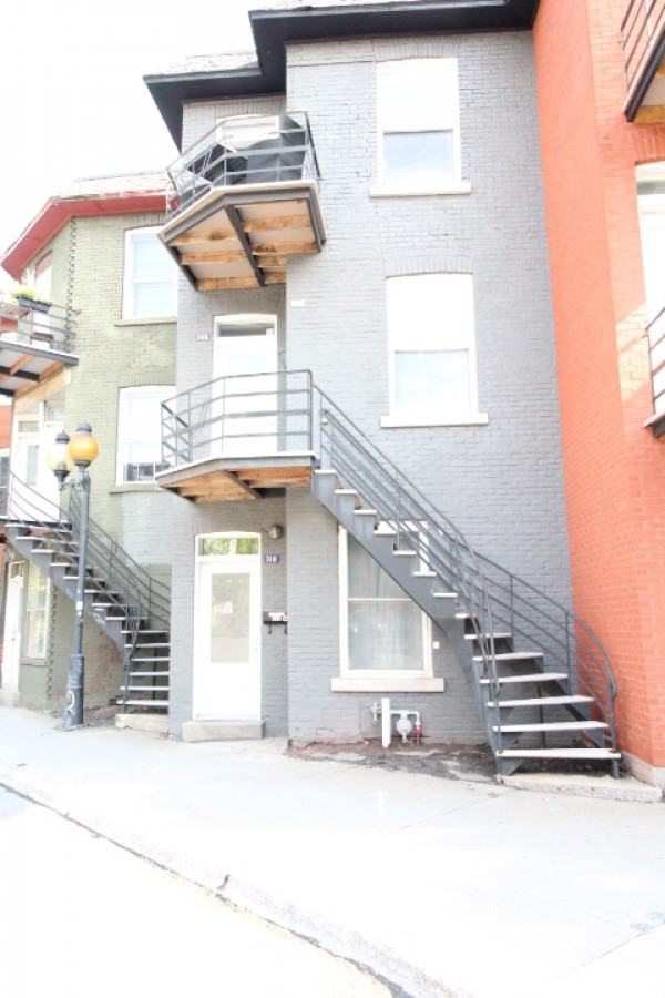 Mont-Royal metro station - One fully furnished bedroom apartment -  with everything included - Photo 2 of 43