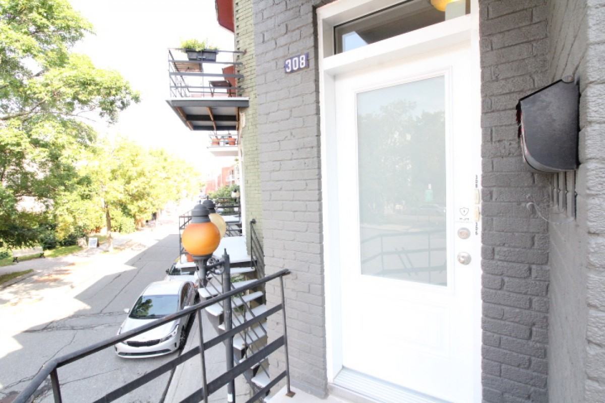 Mont-Royal metro station - One fully furnished bedroom apartment -  with everything included - Photo 3 of 43