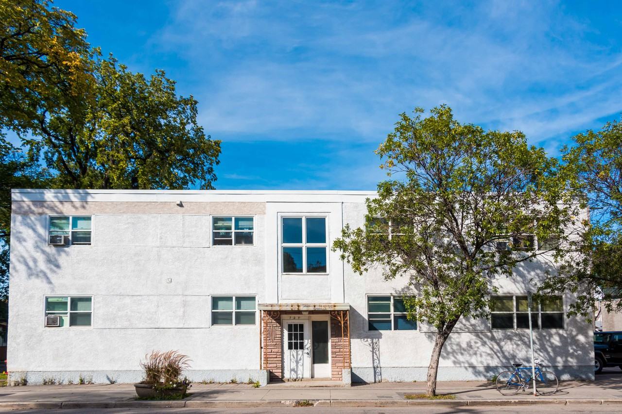 727 Sargent Ave, Winnipeg, MB R3E 0B1, CAN 4 unit Rentals Zumper