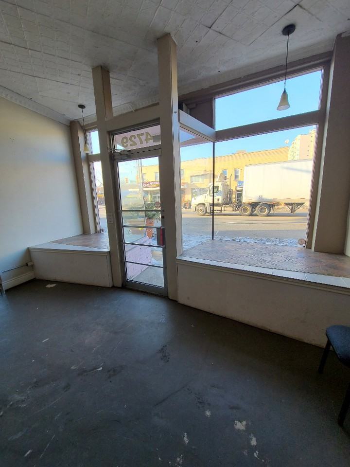 4729 Wyandotte Street Apartments 4725 Wyandotte St E, Windsor, ON N8Y