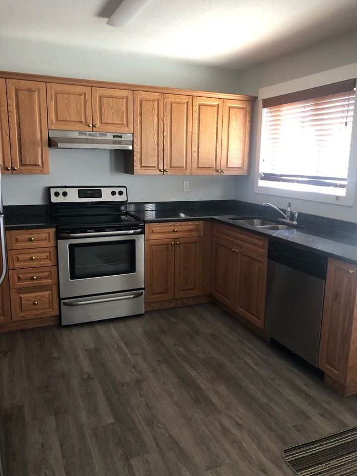 Brentwood Townhouses - Photo 2 of 8