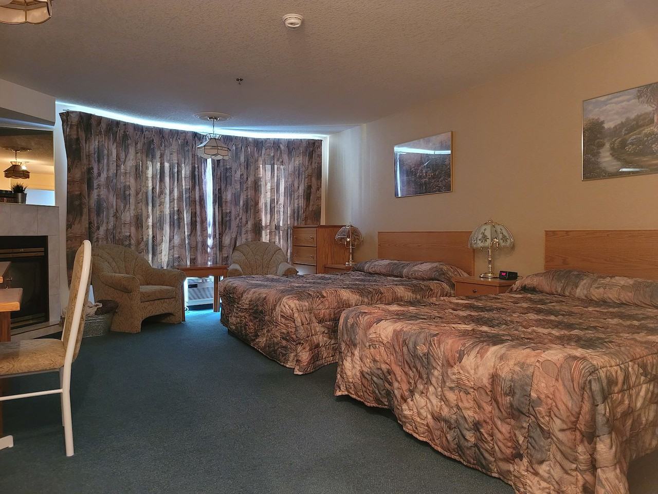 Western Budget Whitecourt - Photo 2 of 8