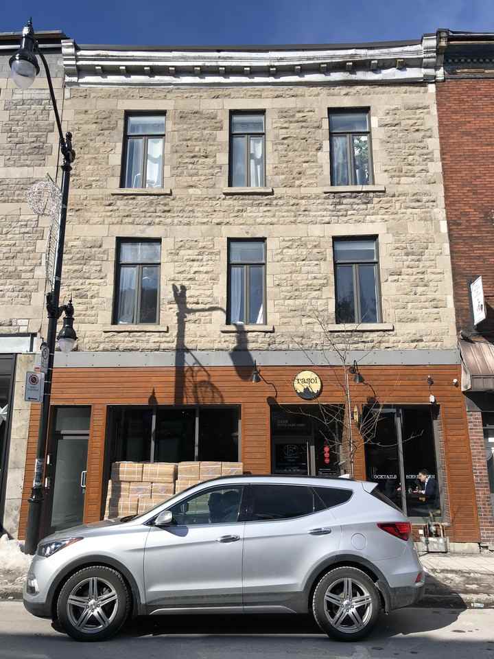 34593465 Notre Dame West 3463 Rue NotreDame O, Montréal, QC H4C 1P3