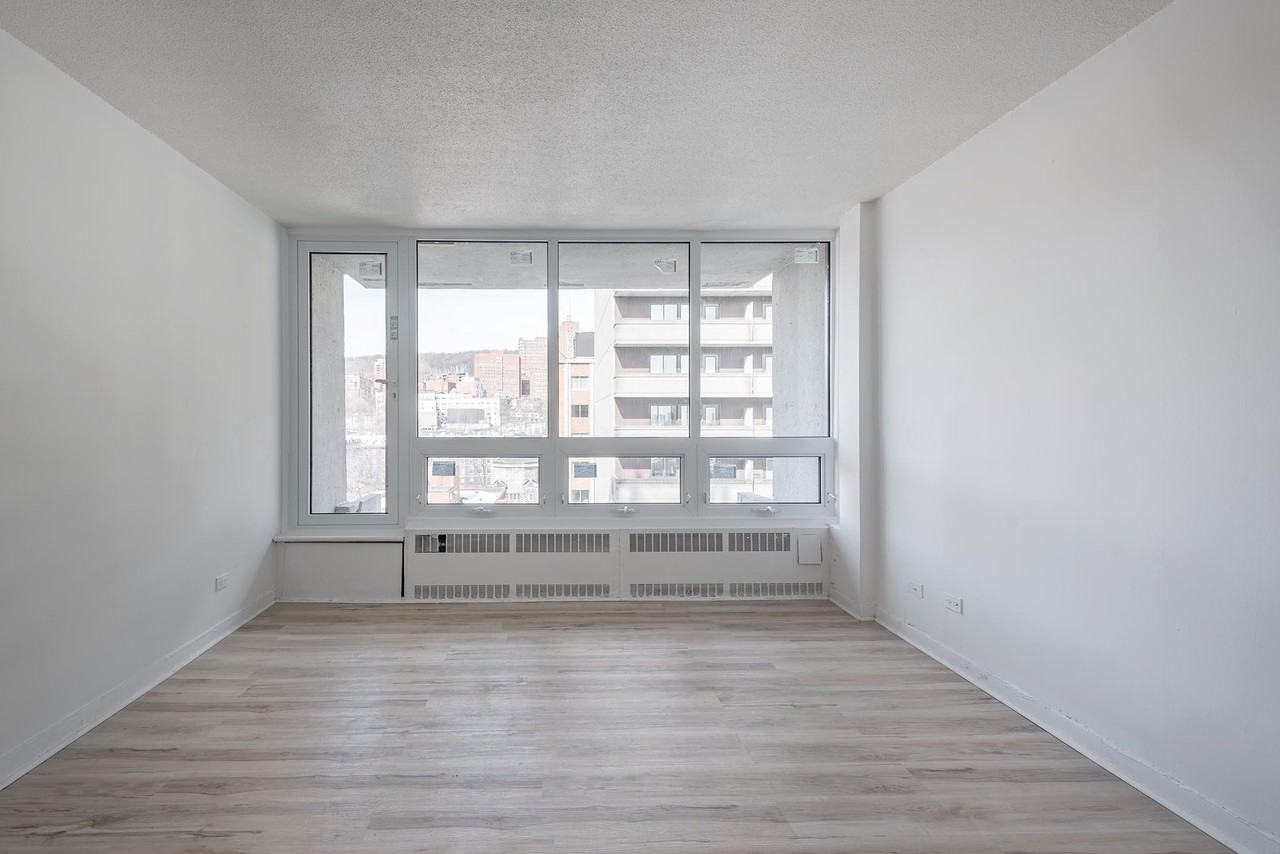 1975 Maisonneuve Ouest - Photo 3 of 37