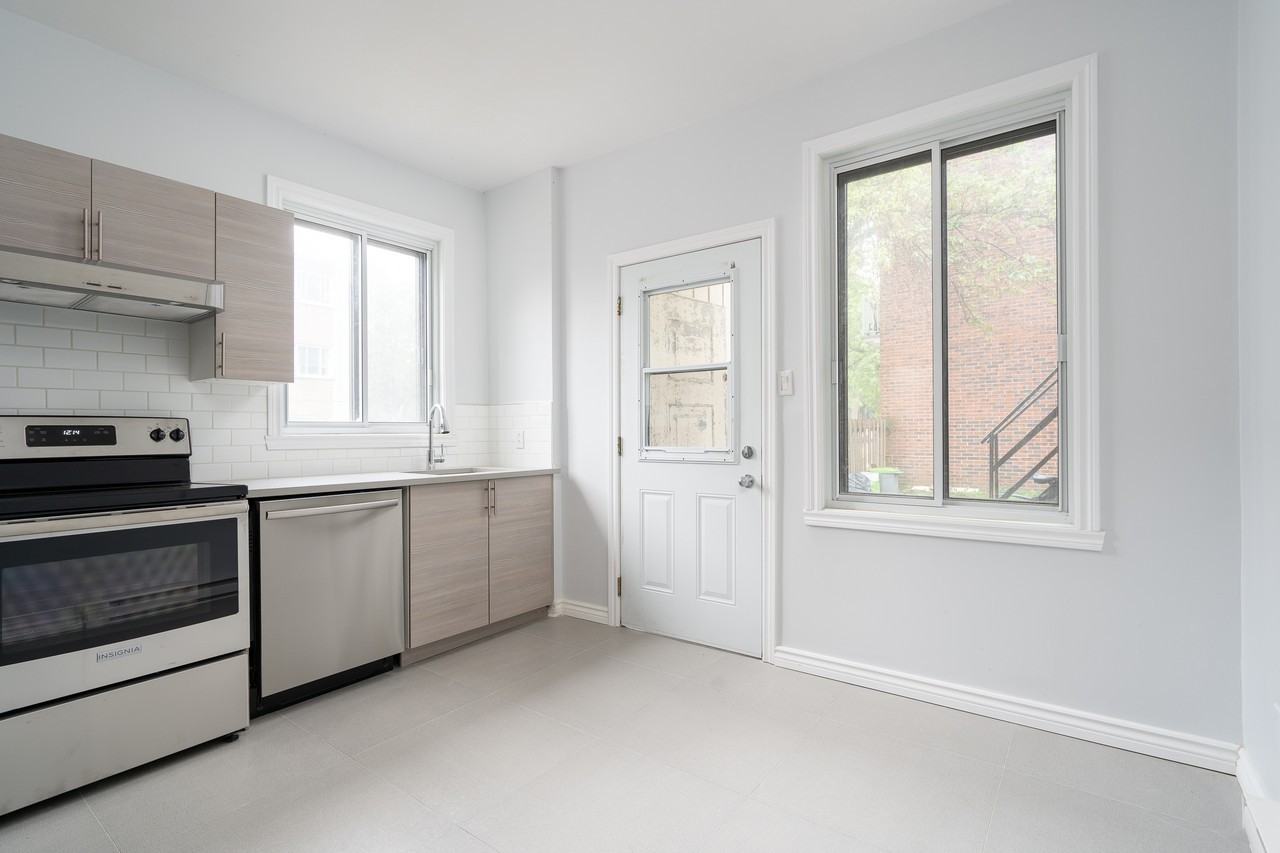 2700 Rue Jacques-Hertel - Photo 3 of 23