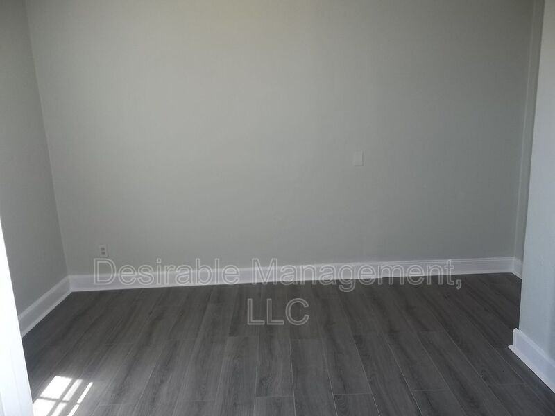 739 33rd St - Photo 3 of 14