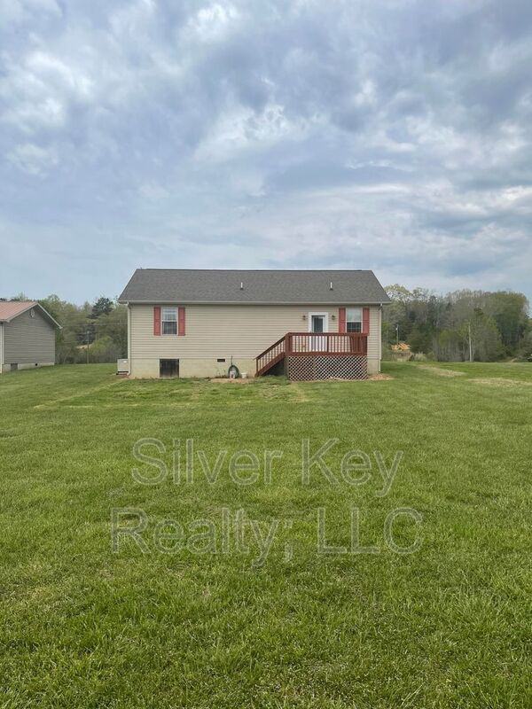 155 Pulliam Ln - Photo 6 of 22