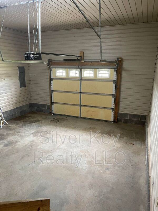 155 Pulliam Ln - Photo 7 of 22