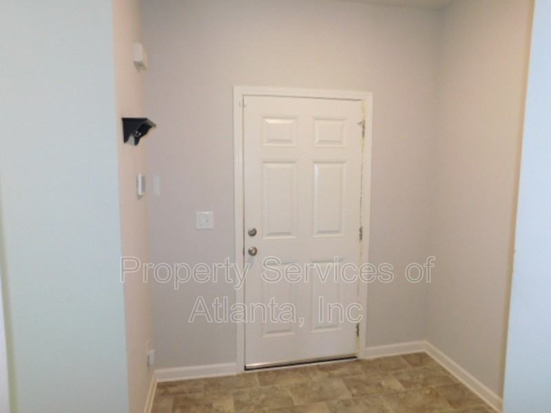 2633 Parrish Ct - Photo 2 of 21