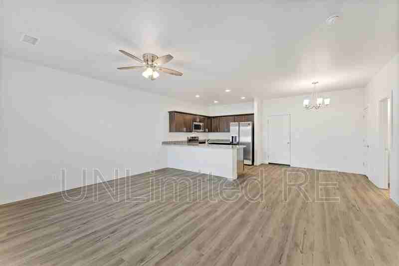 12276 Curtis Ct - Photo 3 of 23