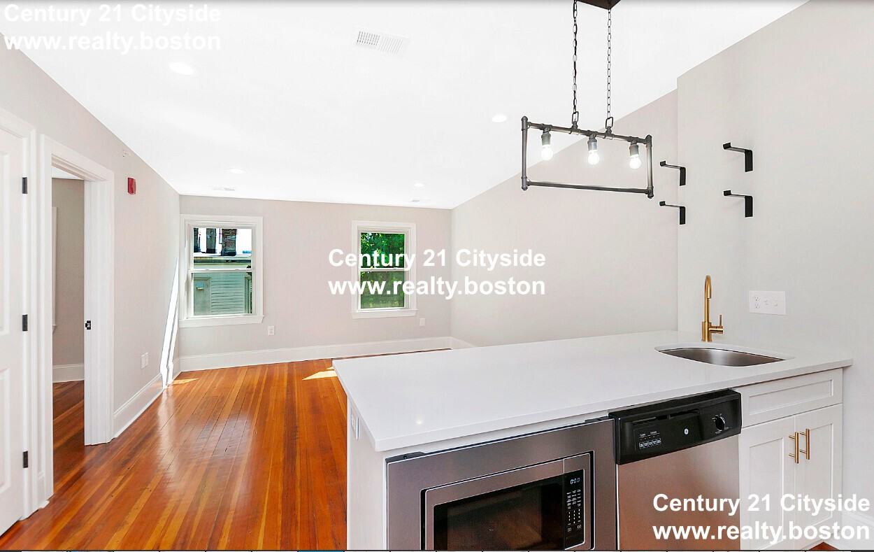 85 Webster St #3 - Photo 3 of 8