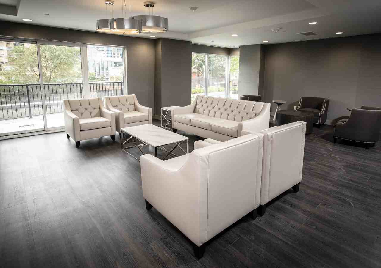 561 Sherbourne - Photo 3 of 16