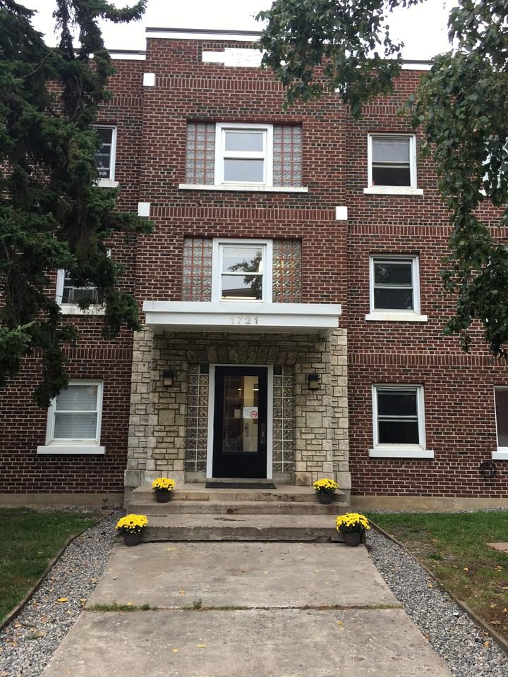 Moodie Apartments 1731 1721, 1731, 1741 Moodie Street East 1731, Thunder Bay, ON P7E 4Z1