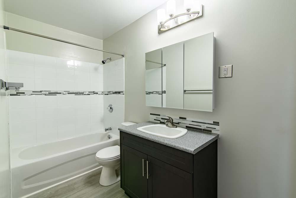 Fairlane Meadows Apartments 230 Fairlane Ave, Winnipeg, MB R2Y 2H1