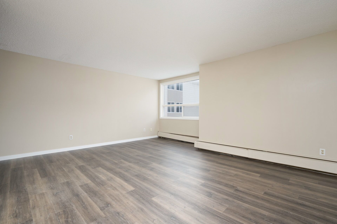 River Valley Manor - Photo 2 of 32