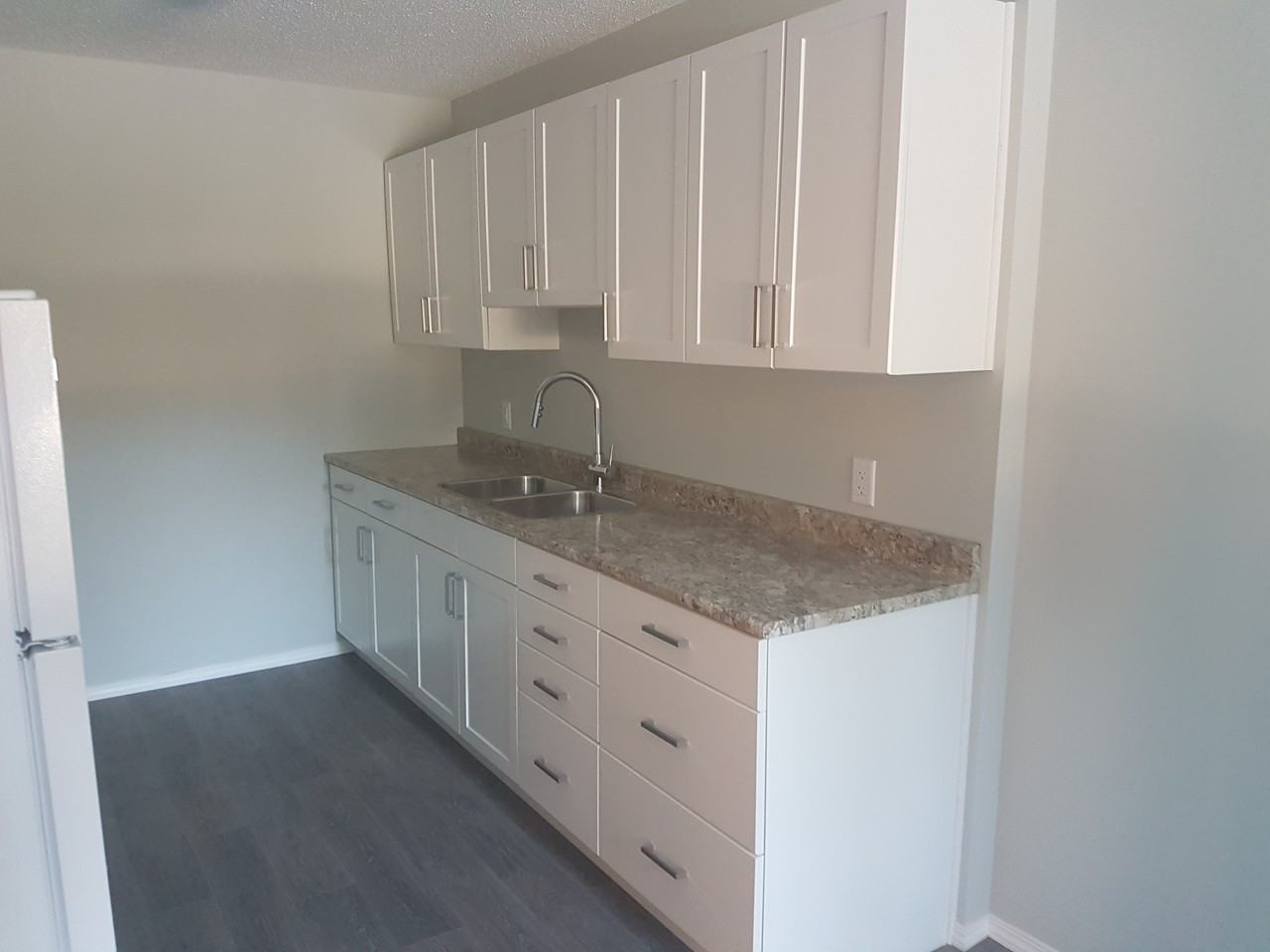 Londonderry Square - Photo 2 of 23