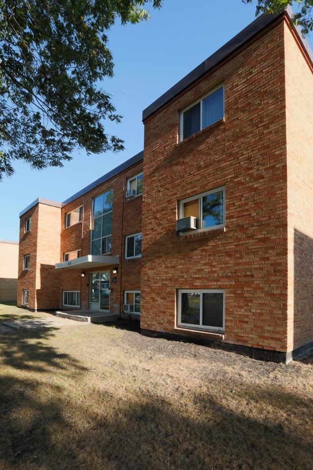 Sheldon Manor Apartments 122 Kildare Ave E, Winnipeg, MB R2C 0P2 Zumper