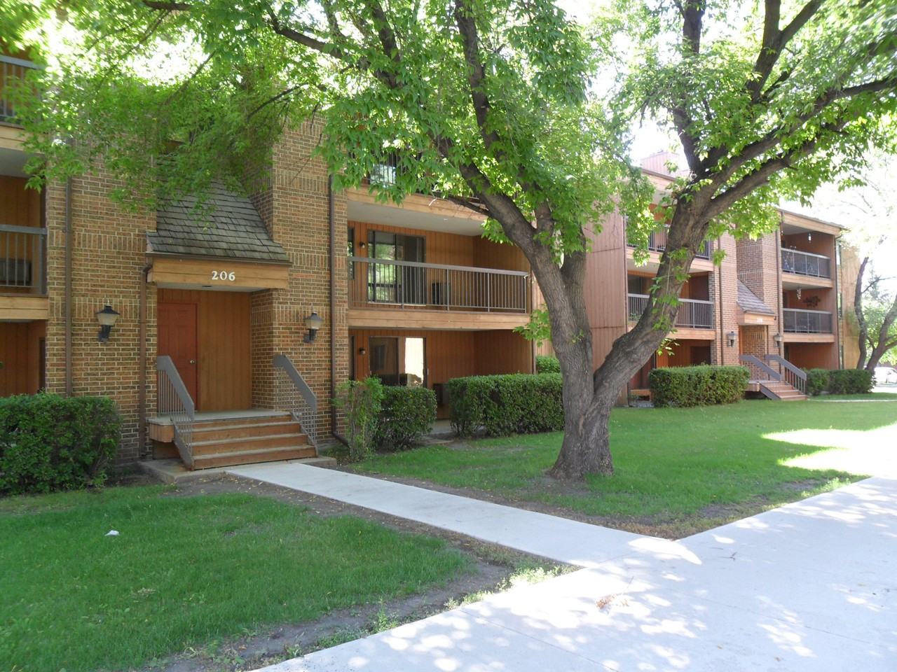 Fairmont Village Apartments 226 Fairmont Dr, Saskatoon, SK S7M 4P5