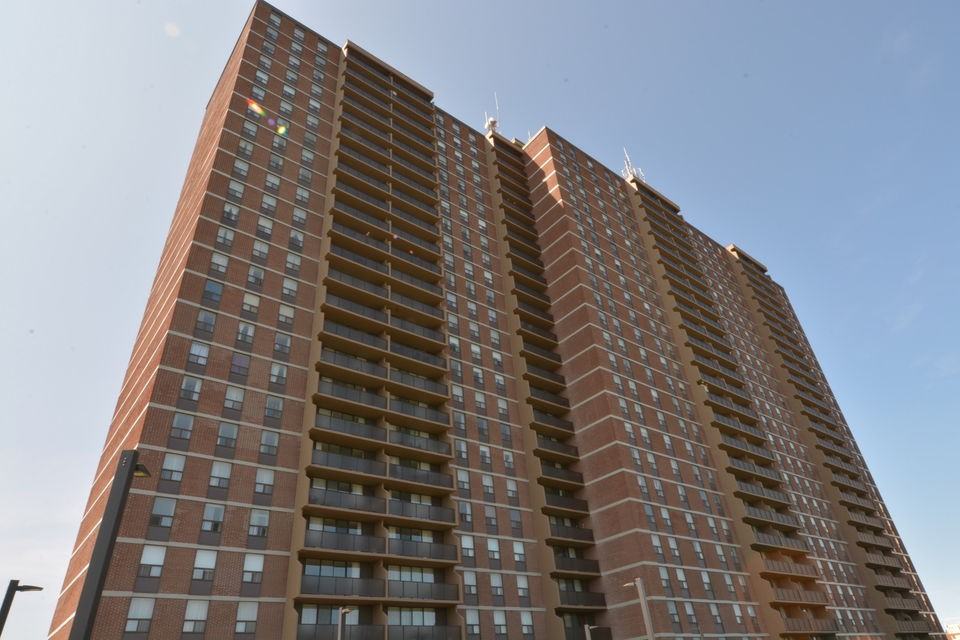 The Cross Winds 641 Bathgate Dr, Ottawa, ON K1K 3Y3 Apartment for Rent PadMapper