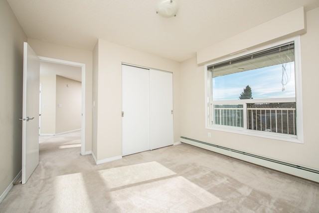 Holyrood Boulevard Apartments 8423 95 Ave Nw, Edmonton, AB T6C 4S6