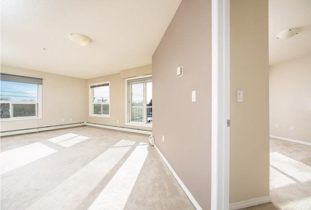 Holyrood Boulevard Apartments 8423 95 Ave Nw, Edmonton, AB T6C 4S6