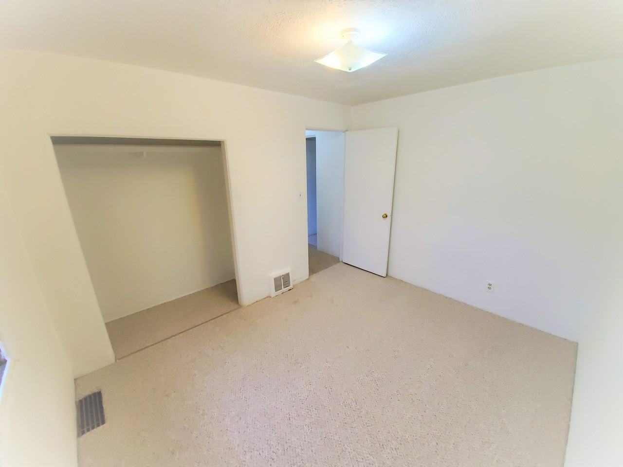 Holyrood Gardens 9375A 85 St Nw, Edmonton, AB T6C 3C9 Apartment for