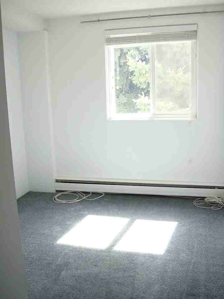 Elk Apartments - Photo 2 of 6