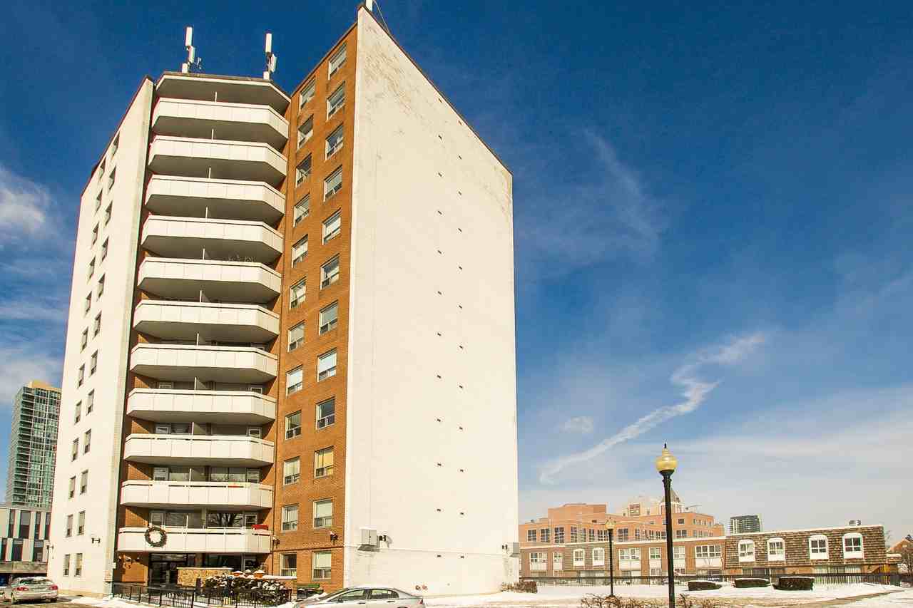 Park Hill Apartments 15 Park Hill Crt, Brampton, ON L6Y 1P6 Zumper