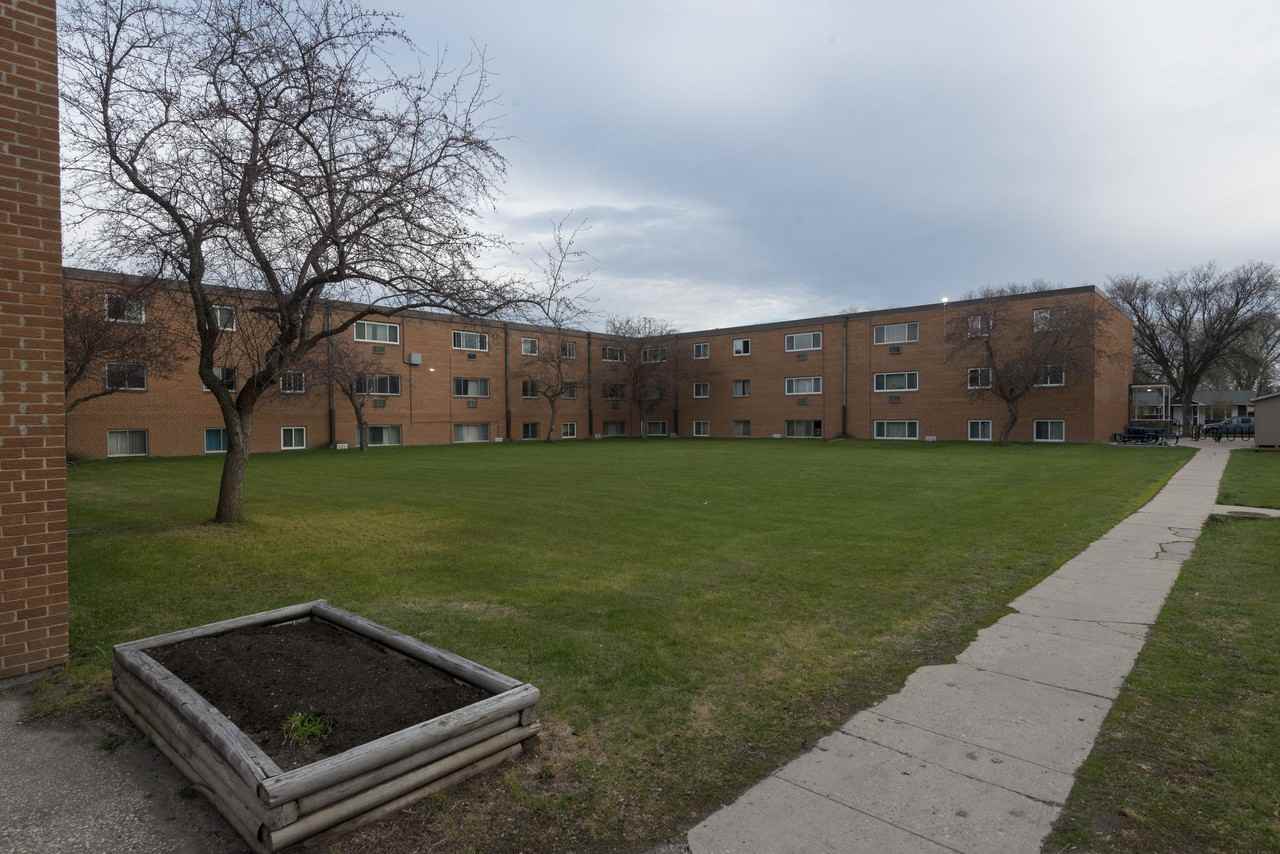 Kildare Manor Apartments 708 Kildare Ave E, Winnipeg, MB R2C 0R3 Zumper