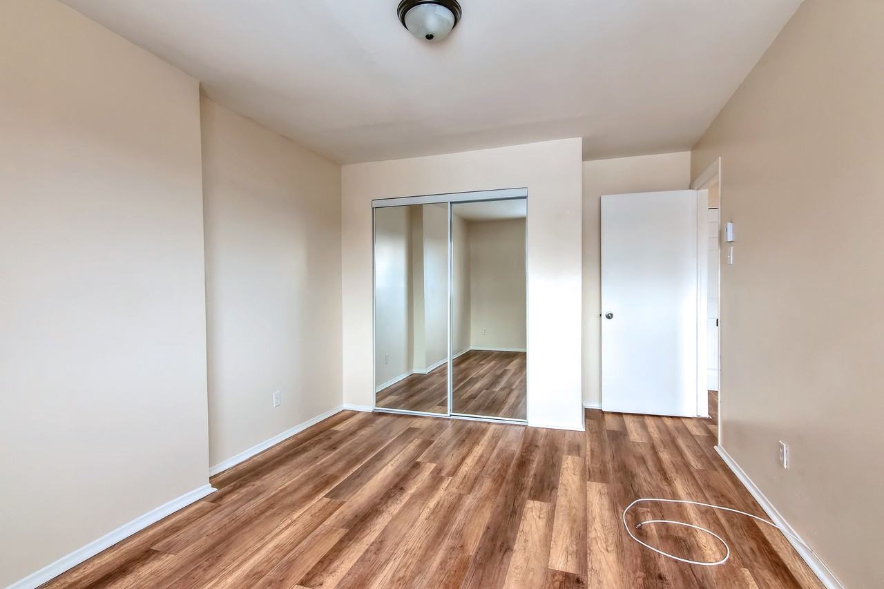 Le Palais Pierrefonds Apartments 17000 Boul De Pierrefonds, Montréal