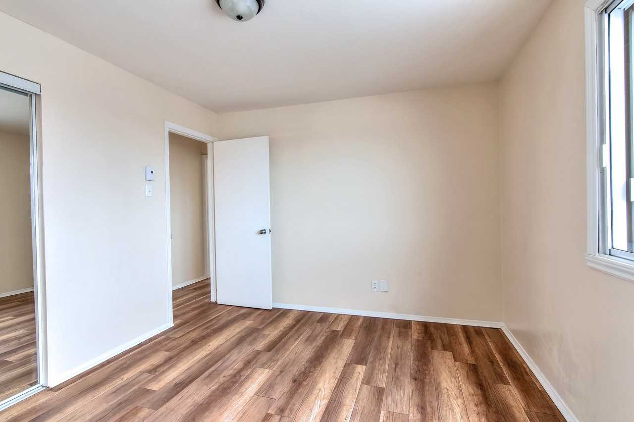 Le Palais Pierrefonds Apartments 17000 Boul De Pierrefonds, Montréal