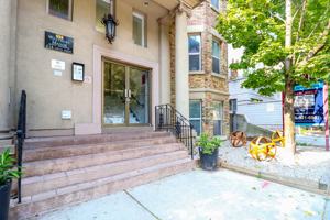 featured image of 414 Jarvis St