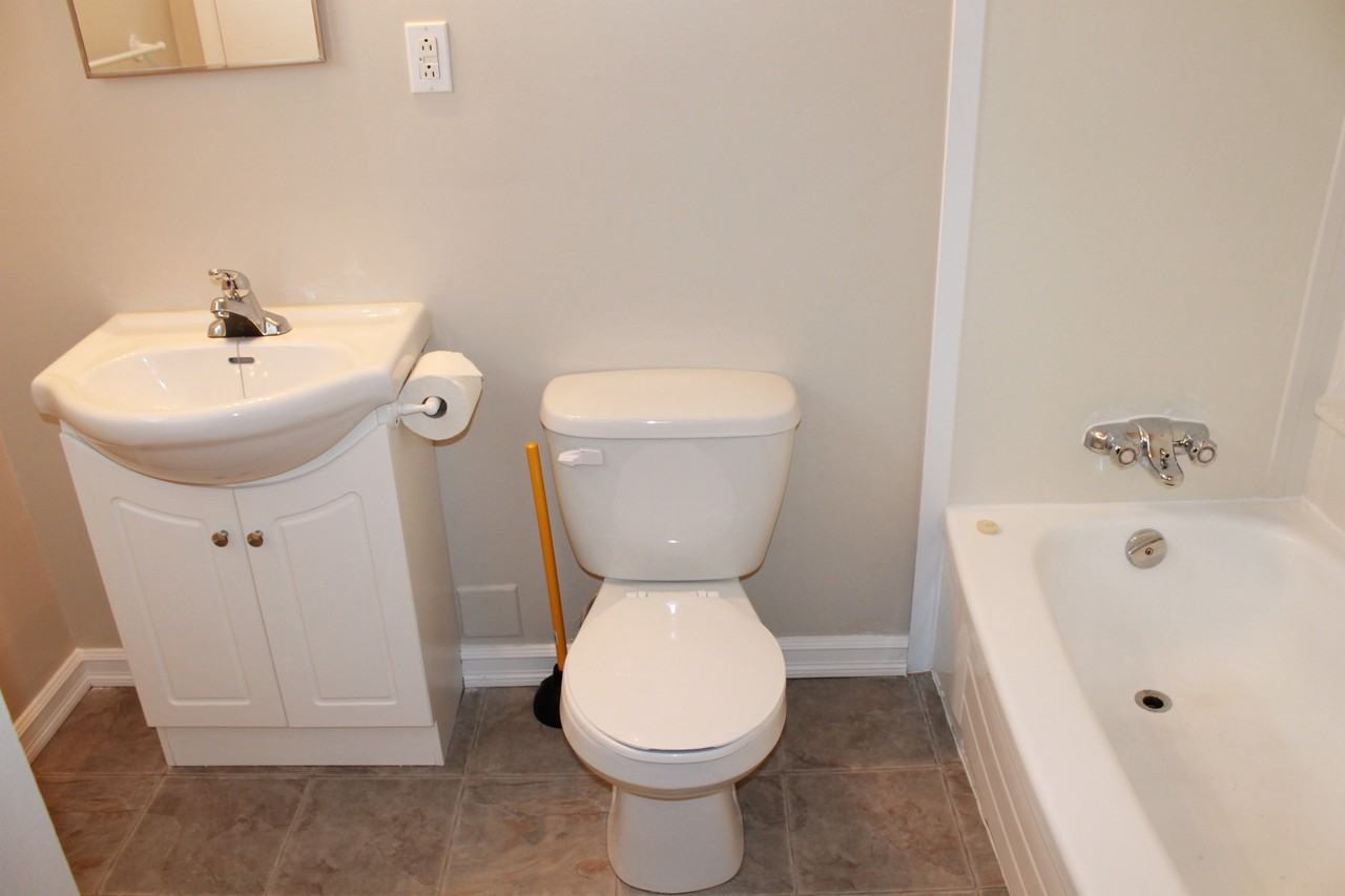 Pleasantville Apartments - Photo 7 of 8