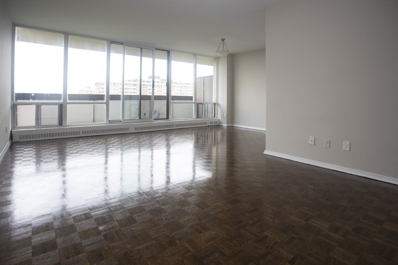 10 Ruddington Dr Apartments in Bayview Woods Steeles, Toronto, ON M2K