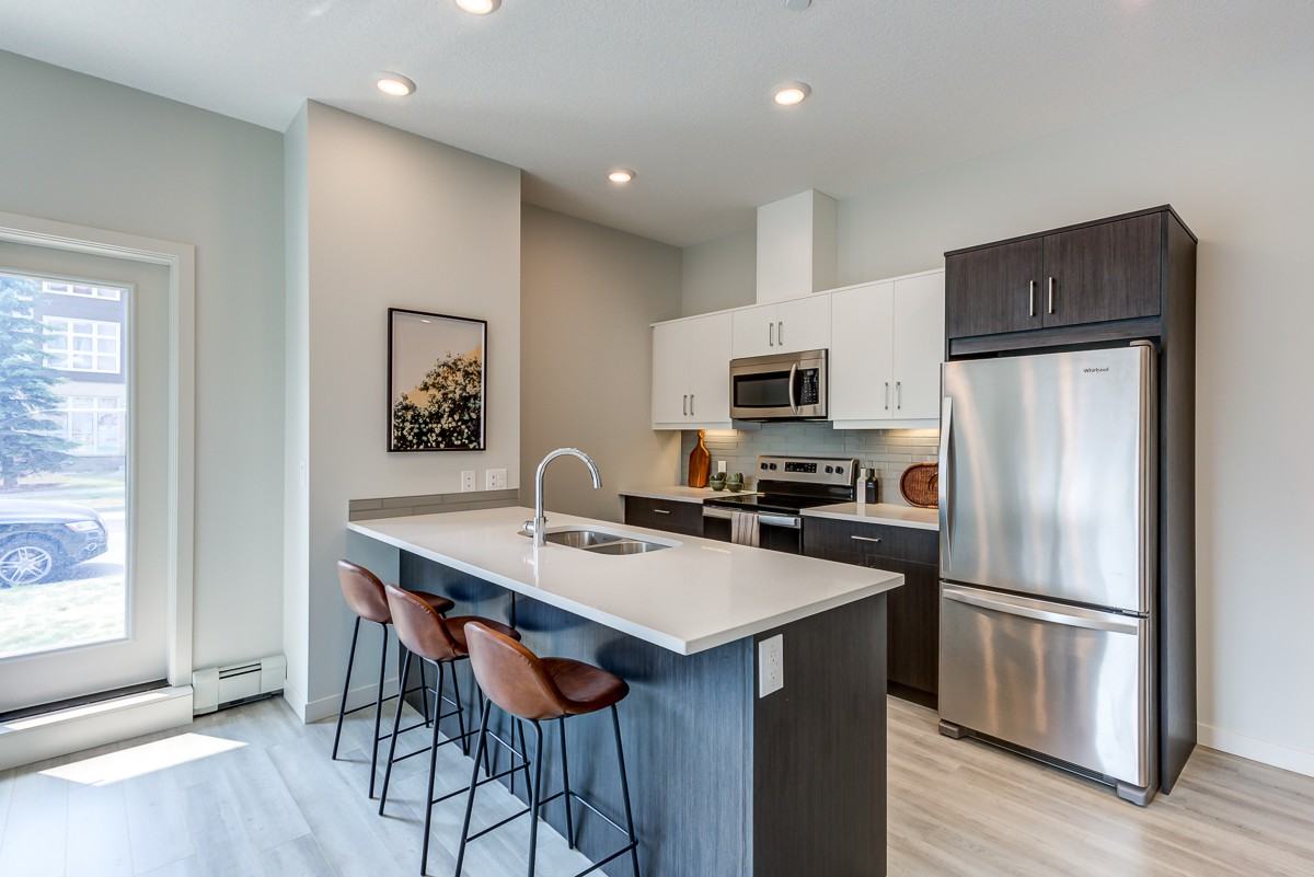 121 West - Photo 2 of 50