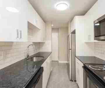 Auburn Manor - Photo 2 of 8