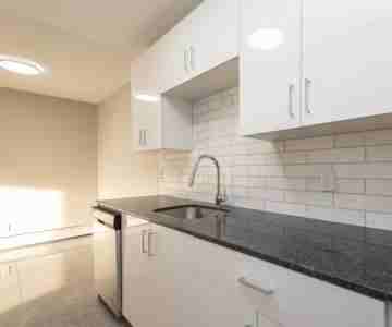 Auburn Manor - Photo 3 of 8