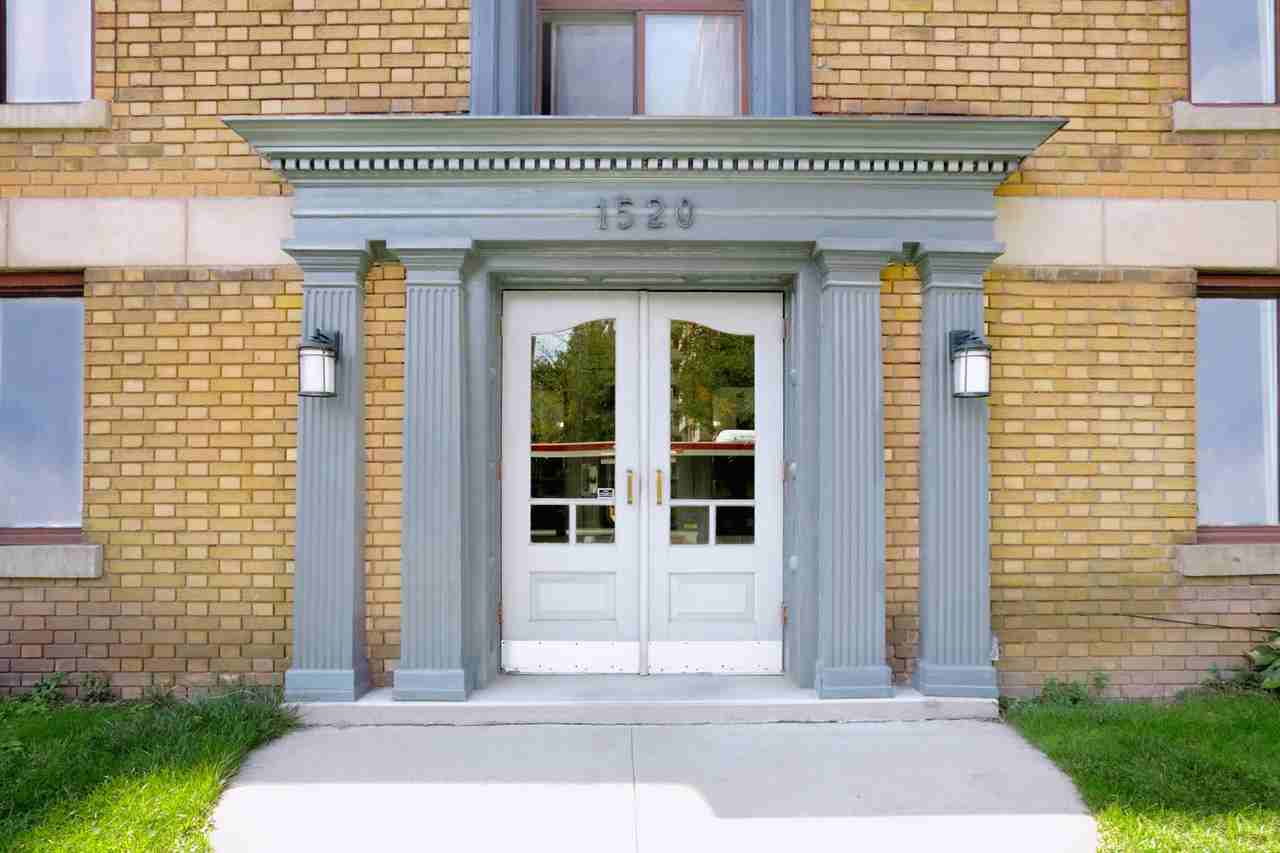 1520 & 1524 Bathurst St - Photo 2 of 31