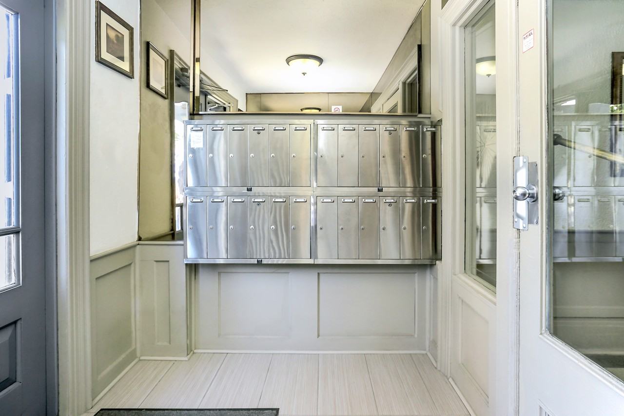 1520 & 1524 Bathurst St - Photo 3 of 31