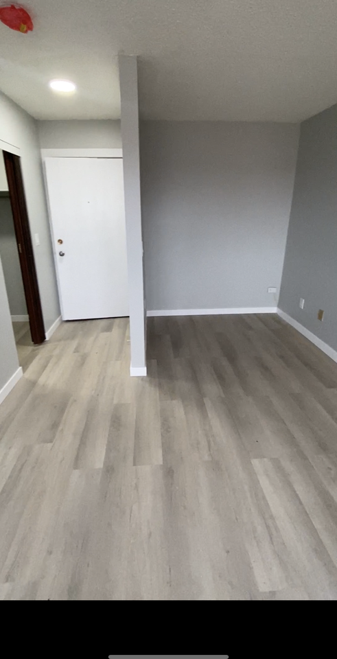 Plaza 101 - Photo 3 of 6