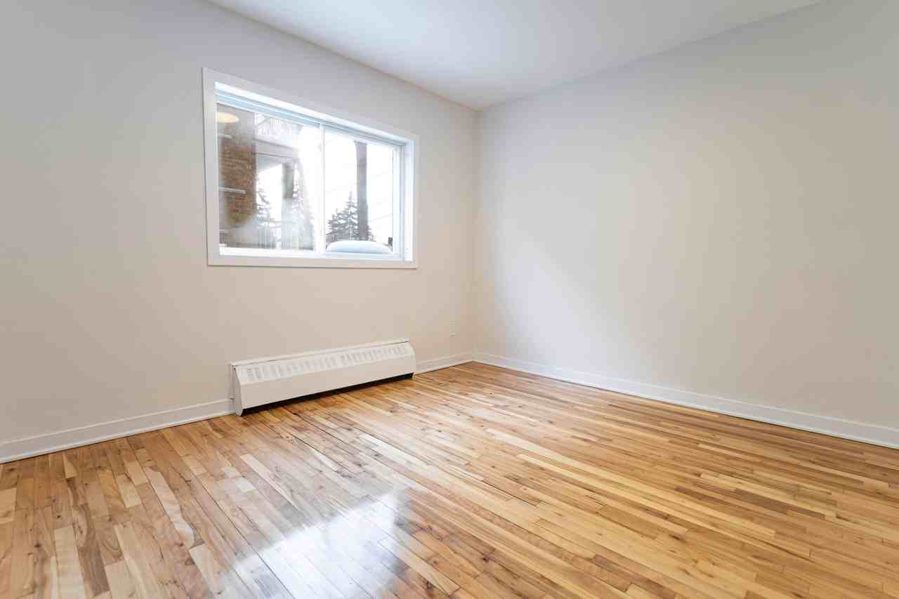 Touchette - Photo 2 of 9