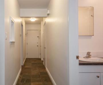 Grandin - Photo 6 of 7