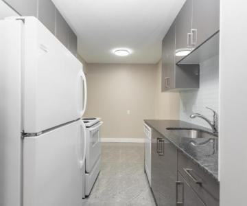 Oliver Manor - Photo 2 of 9